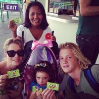 De férias, Letícia Spiller viaja para Disney com os dois filhos