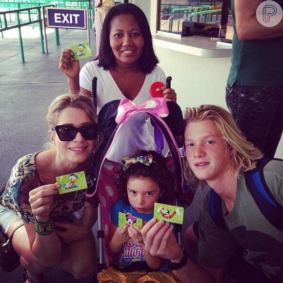 Letícia Spiller viajou ontem, 21 de maio de 2014, com os filhos, para aproveitar o restante das férias