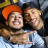 Neymar posa com o funkeiro Mc Tikão em boate de Santos
