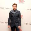 Ewan McGregor, parceiro de elenco de Naomi Watts, posa para fotos na pré-estreia de 'O impossível'