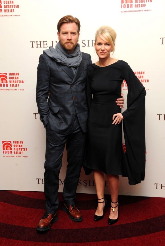 Ewan McGregor e Naomi Watts posam juntos para fotos na pré-estreia de 'O impossível', em Londres