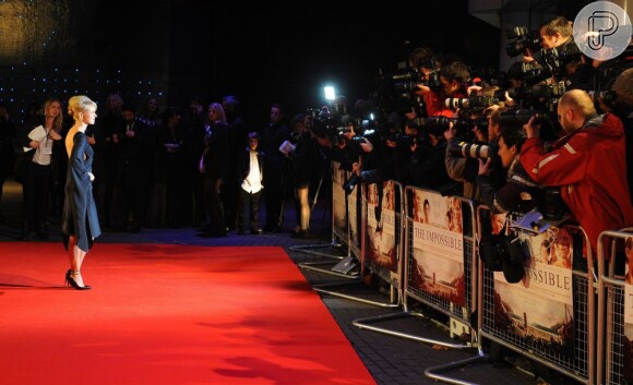Naomi Watts posa para os fotógrafos na pré-estreia do filme 'O impossível', em 19 de novembro de 2012