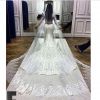 O vestido de noiva de Kim Kardashian foi desenhado pelo estilista Ricardo Tisci, diretor criativo da Givenchy