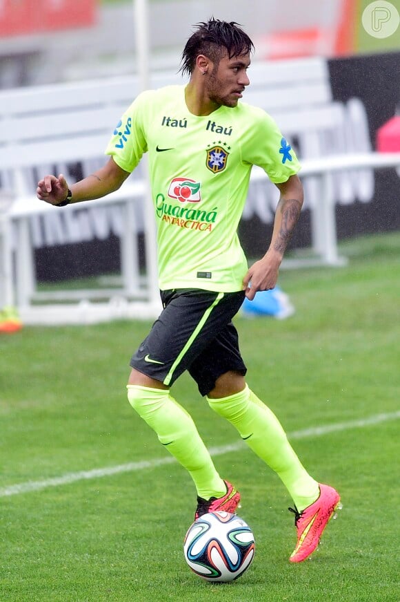 Neymar disse, em entrevista recente, que já pensou em desistir de jogar futebol