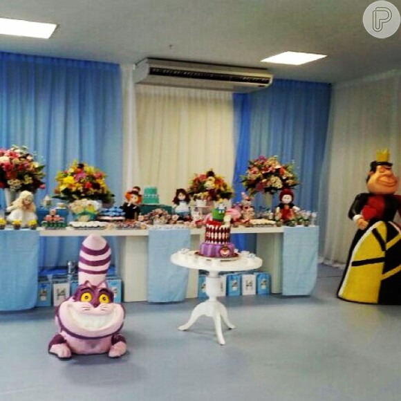 Samara Felippo celebrou aniversário das filhas, Alícia e Lara, neste sábado, 7 de junho de 2014