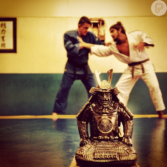 Caio Castro publica foto do seu treino no Instagram