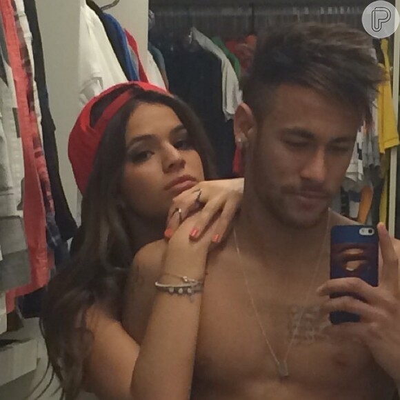 Neymar se declara para Bruna Marquezine no Instagram, nesta sexta-feira 12 de junho de 2014. 'Te amo, preta', legendou o jogador a foto postada no Instagram