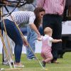 Kate Middleton brinca com o príncipe George 