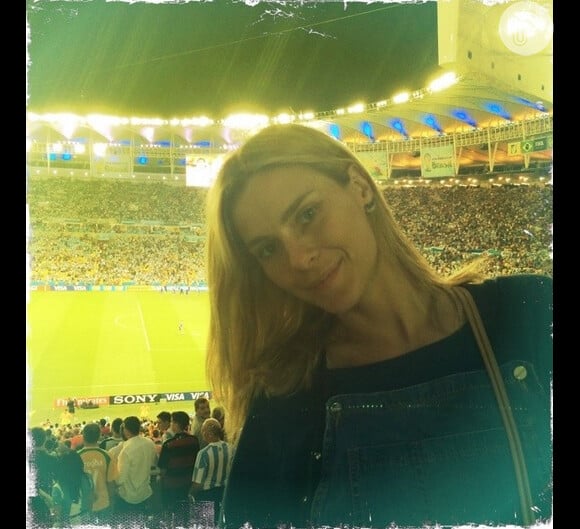 Carolina Dieckmann foi ver Messi jogar pela Argentina durante a Copa do Mundo, no estádio de Maracanã; atriz já declarou que é fã de futebol