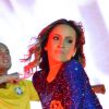 Claudia Leitte rebolou e dançou no palco em Pernambuco