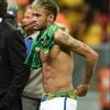 Neymar deixou a sunga à mostra após deixar o campo no jogo do Brasil contra Camarões na última segunda-feira, 23 de junho de 2014