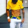 Garoto-propaganda da Lupo, Neymar usa sunga da Blue Man, marca concorrente, durante jogo contra Camarões