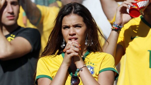 Bruna Marquezine torce por Neymar e Seleção Brasileira em jogo contra Chile