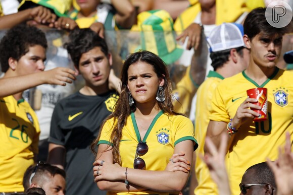 Bruna Marquezine, assim como os demais brasileiros, mostrou nervosismo durante a partida