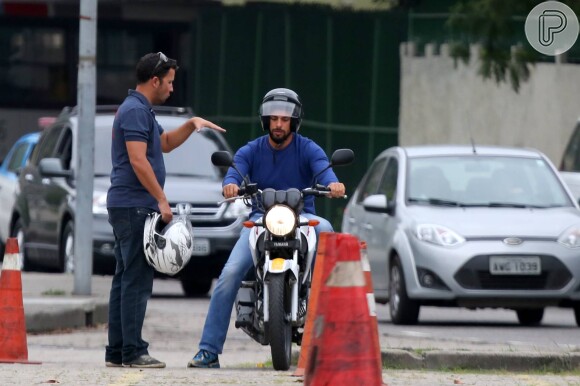 Cauã Reymond teve aula de moto em uma autoescola na tarde desta segunda-feira, 30 de junho de 2014, na na Barra da Tijuca, Zona Oeste do Rio de Janeiro