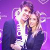 Carol Celico presta homenagem ao marido, o jogador Kaká, que acaba de assinar contrato com time norte-americano: 'Meu amor'