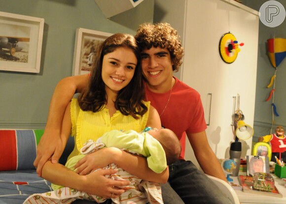 Na trama, Angelina (Sophie Charlotte) e Bruno (Caio Castro) tiveram um filho