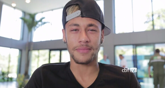 Neymar fala sobre o sonho de ver o Brasil levar o hexa depois de ser obrigado a deixar o grupo devido à lesão nas costas: 'Tenho certeza que meus companheiros vão fazer de tudo para realizar o meu sonho, que é ser campeão'