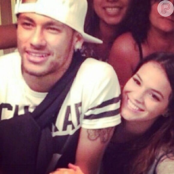 Bruna Marquezine escreveu uma mensagem carinhosa para Neymar em seu Instagram