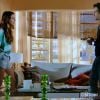 Laerte (Gabriel Braga Nunes) segue Luiza (Bruna Marquezine) até o apartamento de Helena (Julia Lemmertz) e invade a sala, na novela 'Em Família'