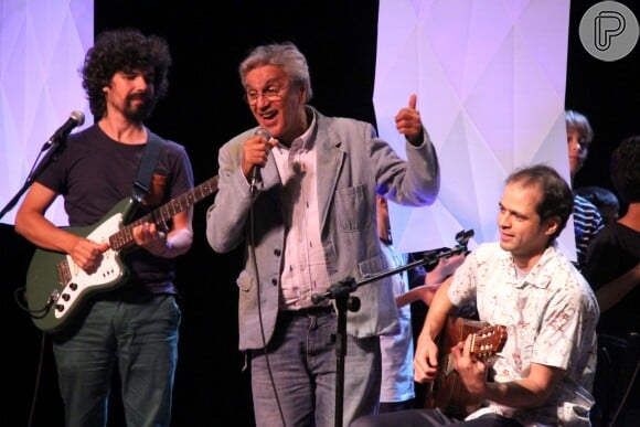 Caetano Veloso canta em show do filho Moreno Veloso, no Rio de Janeiro
