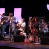 Caetano Veloso canta em show com Moreno Veloso e com os netos
