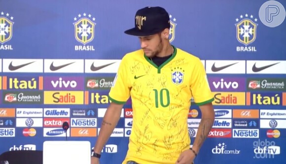 Neymar foi aplaudido pelos jornalistas presentes na coletiva
