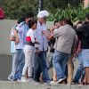 Argentinos tietaram Ashton Kutcher durante a gravação do 'Caldeirão do Huck'