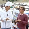 Luciano Huck e Ashton Kutcher vão ao Sambódromo provar comidas argentinas no 'Caldeirão do Huck' deste domingo, 13 de julho de 2014
