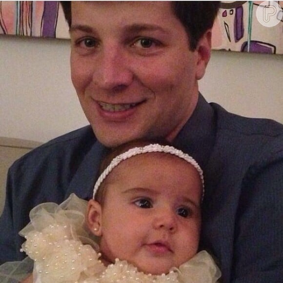 Nivea Stelmann compartilha fotos da filha Bruna, de três meses, em dia de batizado da menina