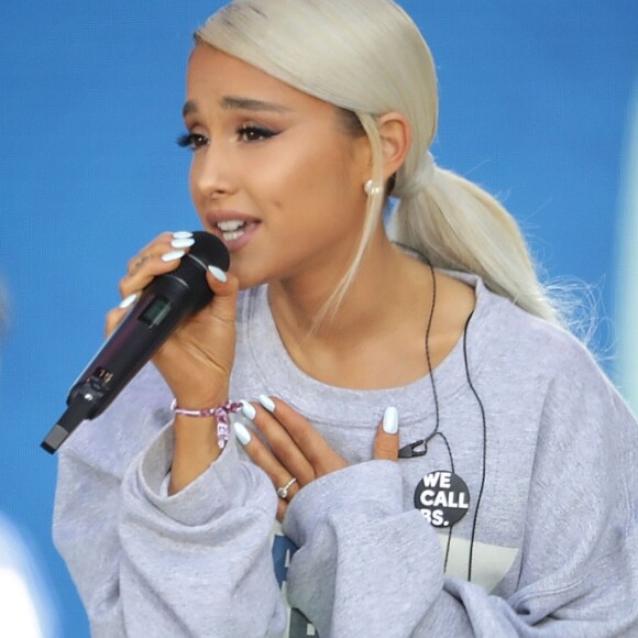 'Estou muito feliz e animada', disse Ariana Grande sobre o noivado