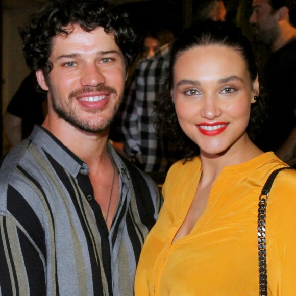 José Loreto foi prestigiado pela mulher, Débora Nascimento, na inauguração de seu restaurante japonês, o Temakeria & Cia, em Ipanema, zona sul do Rio, nesta quarta-feira, 13 de junho de 2018