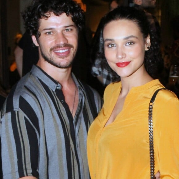 Débora Nascimento e José Loreto na inauguração do restaurante do ator, o Temakeria & Cia, nesta quarta-feira, 13 de junho de 2018