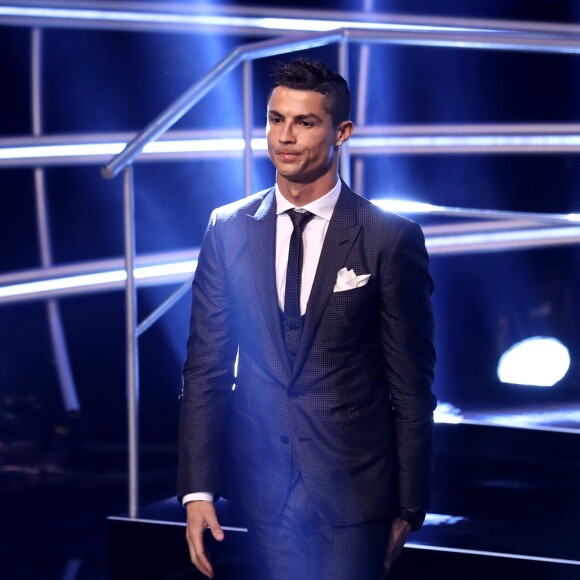 Cristiano Ronaldo também coleciona elogios por causa do visual  