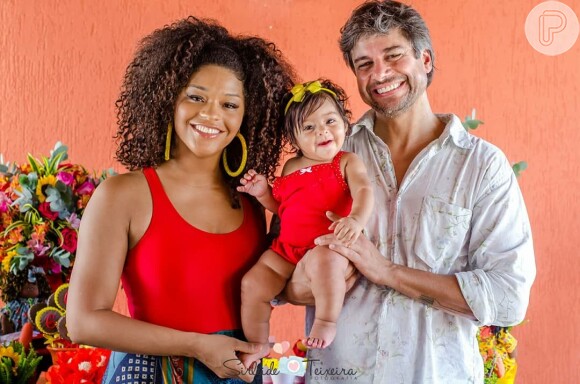 Casada com o diretor de cinema Ernani Nunes, Juliana Alves falou sobre os cuidados com a filha