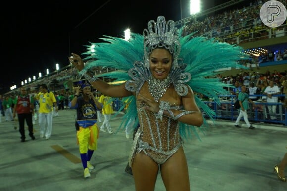 Juliana Alves é rainha de bateria da escola de samba Unidos da Tijuca