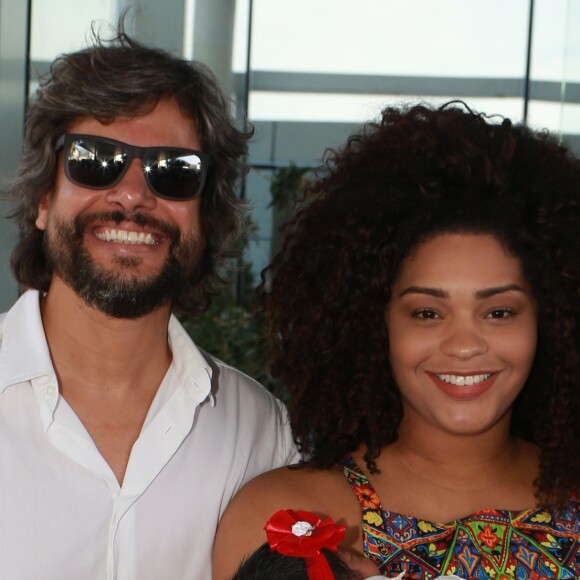 Juliana Alves concilia a maternidade e compromissos carnavalescos