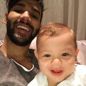 Gusttavo Lima já é pai do pequeno Gabriel, de 10 meses