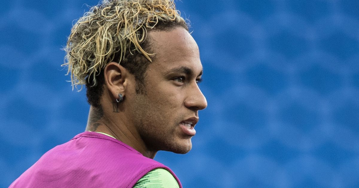Cabelo loiro de Neymar, prestes a jogar com o Brasil na Copa do Mundo ...