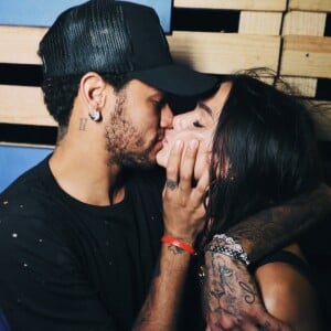 'Deus é com vocês! Te amo, meu amor. Vem, hexa', escreveu Bruna Marquezine para Neymar neste domingo, dia 17 de junho de 2018