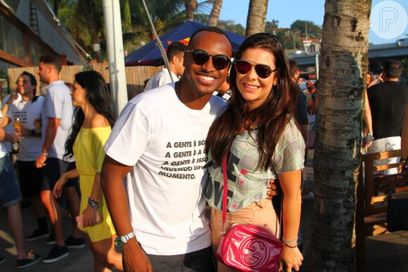 Depois do jogo, Fernanda Souza e outros famosos seguiram com Thiaguinho para um show em Niterói