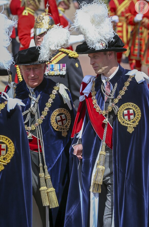 Príncipe Charles e o filho, William, participaram da comemoração anual da Ordem da Jarreteira na capela de São Jorge, em Londres, na segunda-feira, 18 de junho de 2018
