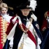 Rainha Elizabeth combinou os acessórios para seguir os protocolos da família real britânica
