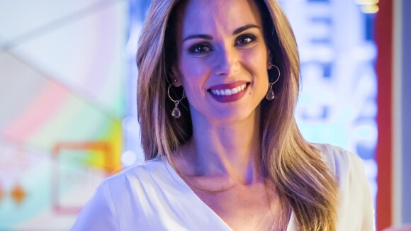 Ana Furtado se emociona na TV ao falar de câncer: 'Ferramenta de alerta'