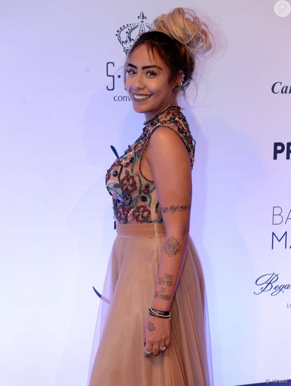 Irmã de Neymar, Rafaella deslocou o braço ao assistir jogo ...