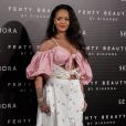 No lançamento de parceria com a Sephora, Rihanna fez tournê pela Europa para promover a Fenty Beauty. Ela passou por Madri...
