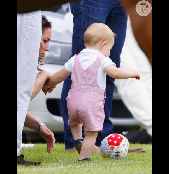 Príncipe George foi considerado o bebê mais bem vestido do mundo