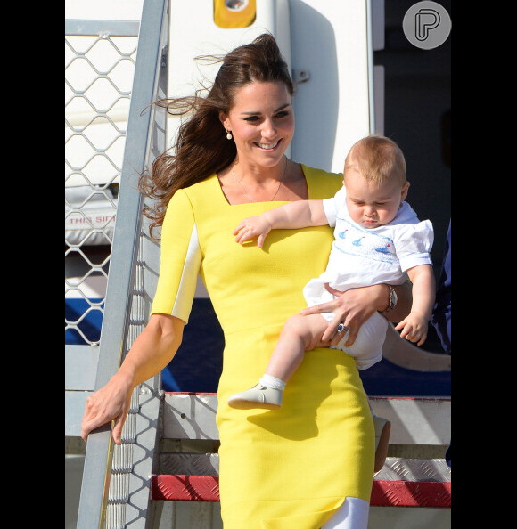 O menino também não desgruda da mãe, Kate Middleton