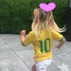 Gisele Bündchen mostrou filha, Vivian, usando blusa da Seleção Brasileira nesta quarta-feira, 27 de junho de 2018
