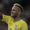 Neymar acenou para o filho, Davi Lucca, após vitória do Brasil contra Sérvia